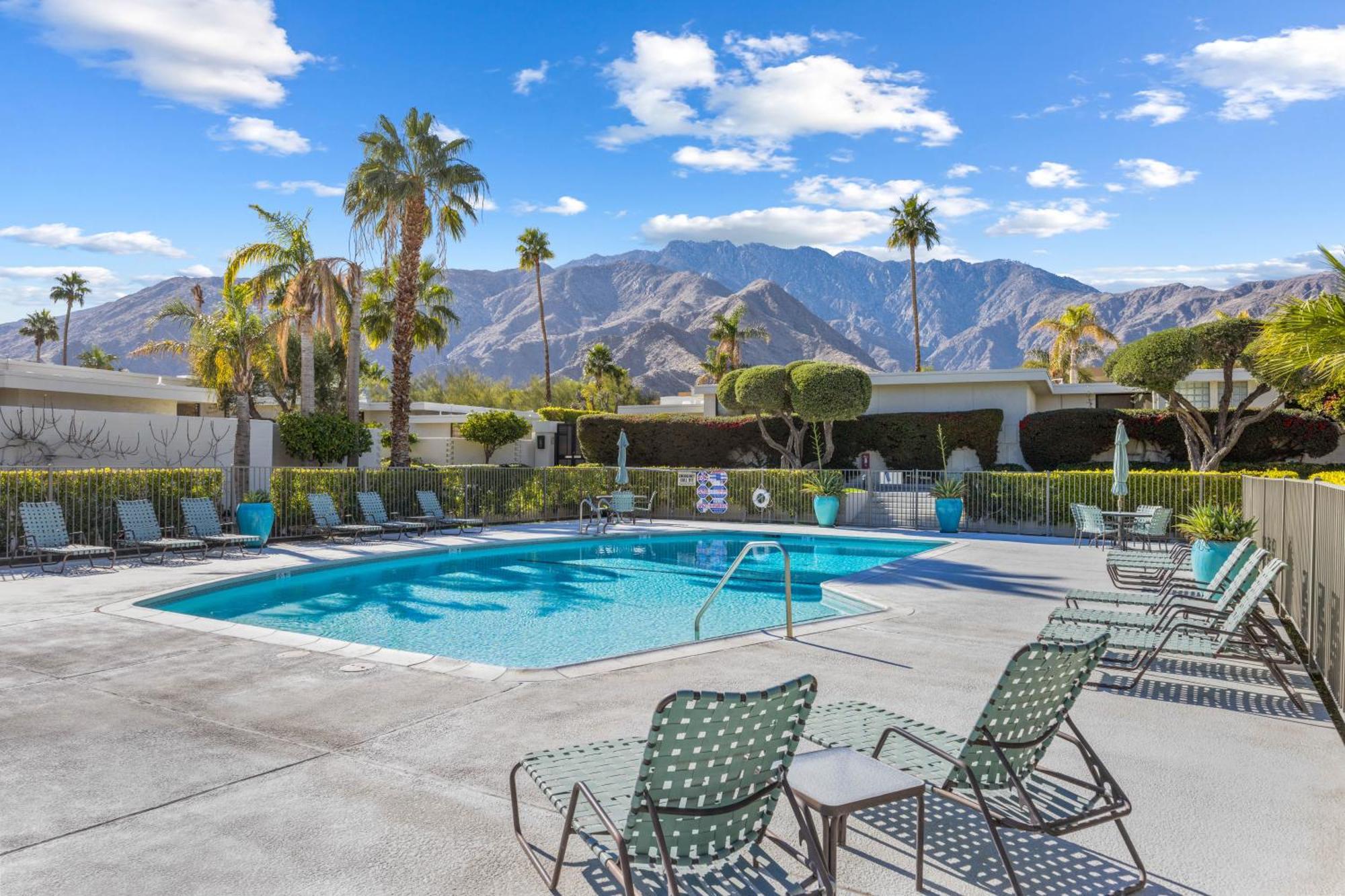 Private Pool & Mountain Views! Apartment Palm Springs Exterior photo