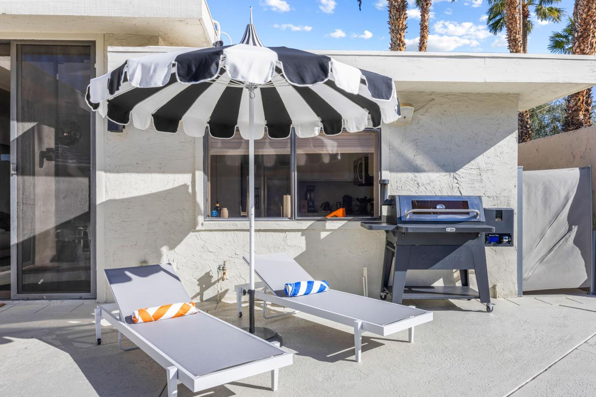 Private Pool & Mountain Views! Apartment Palm Springs Exterior photo